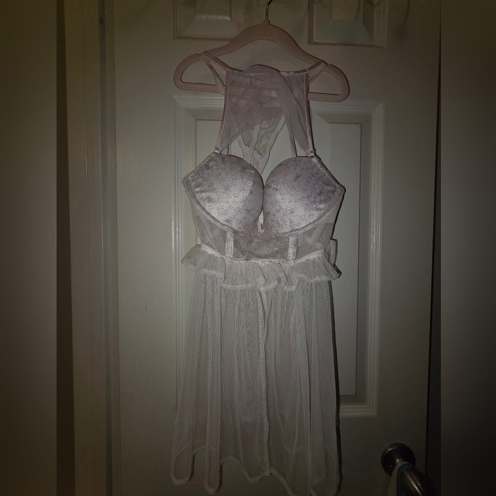 Elegant White Lace Lingerie Set